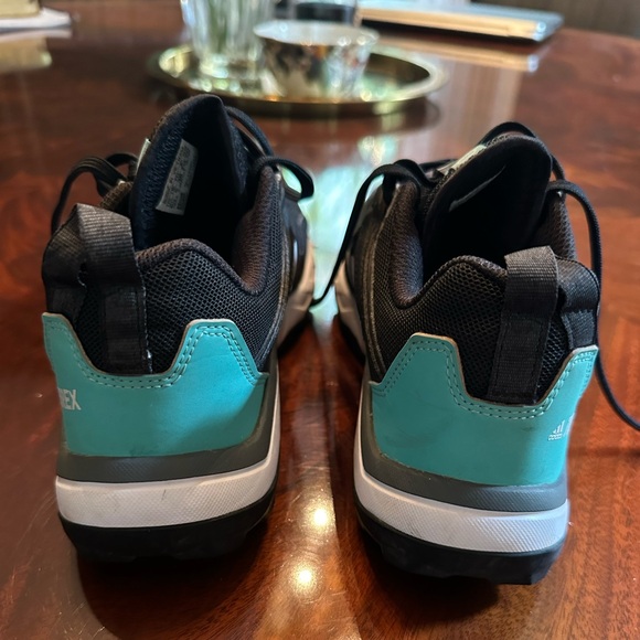 Adidas Terrex Trail Sneakers. Used. Very Good condition. Black & Turquoise sz 7 - Picture 2 of 6
